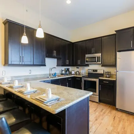 Beautiful Condos Steps From French Quarter & Bourbon St. New Orleans Exterior photo