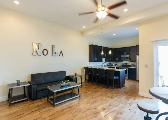 Beautiful Condos Steps From French Quarter & Bourbon St.
